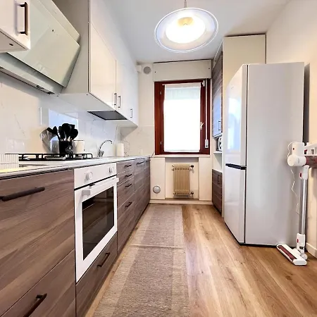 Comfort 5 Min Walk To Downtown Bassano Apartment
