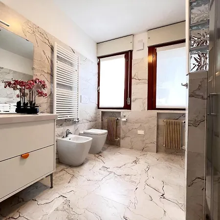 Comfort 5 Min Walk To Downtown Bassano Apartment Bassano del Grappa