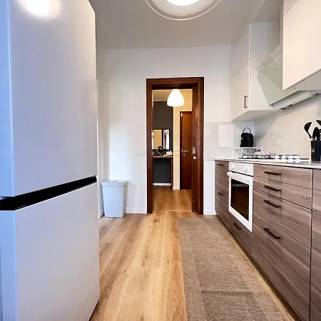 Comfort 5 Min Walk To Downtown Bassano Apartment *
