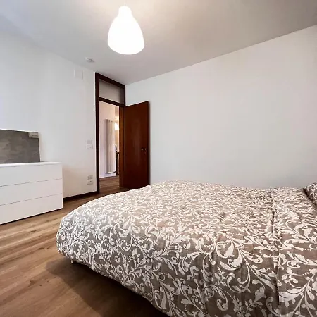 Comfort 5 Min Walk To Downtown Bassano Apartment