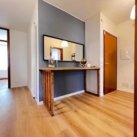 Comfort 5 Min Walk To Downtown Bassano Apartment *