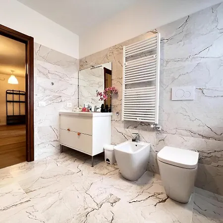 Comfort 5 Min Walk To Downtown Bassano Apartment Bassano del Grappa
